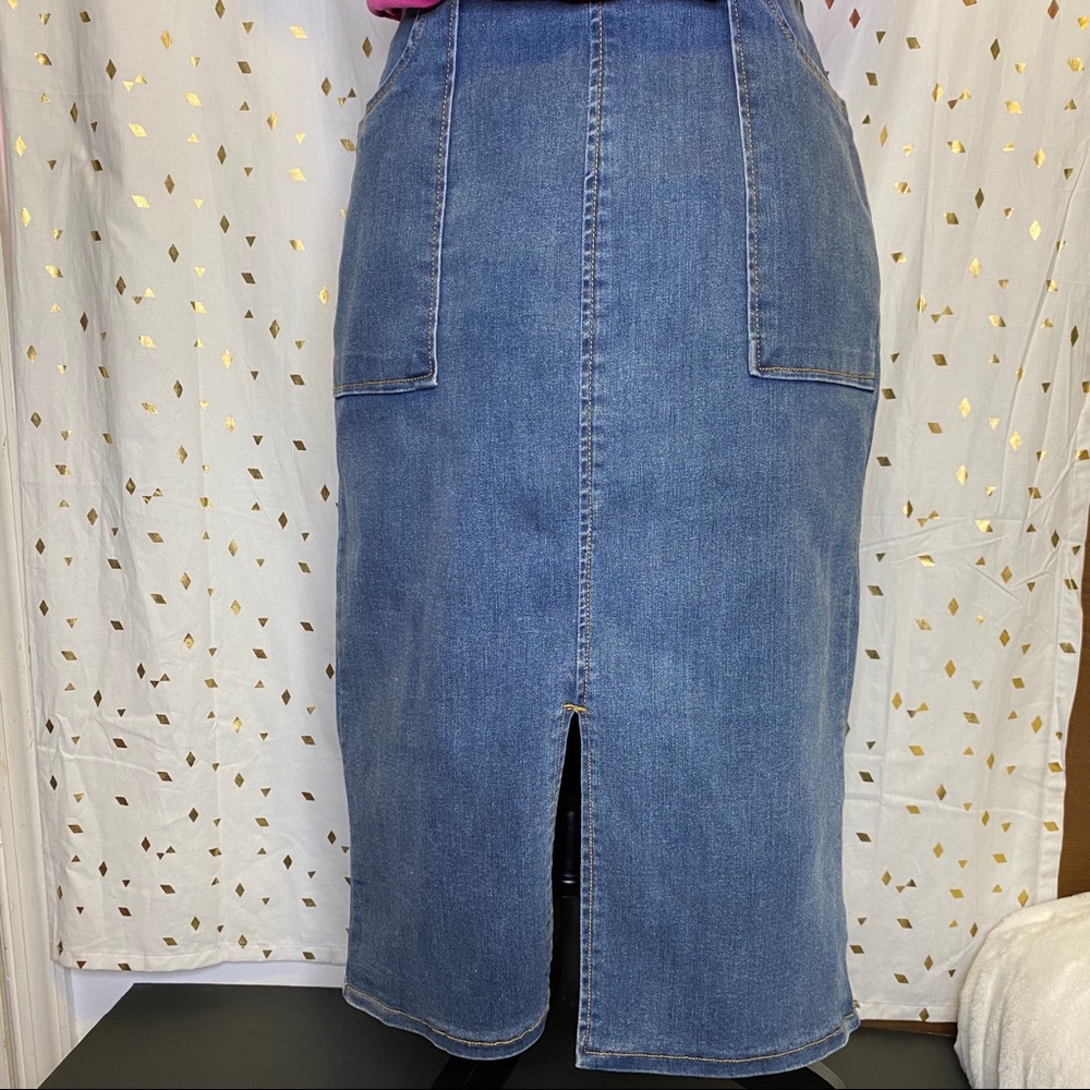 Who What Wear Womens denim skirt size 2